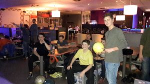 Tischtennisjugend beim bowlen